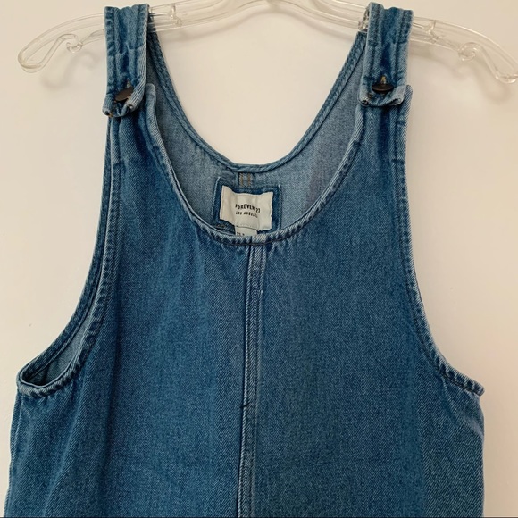 Dresses - Picture 7 of 8